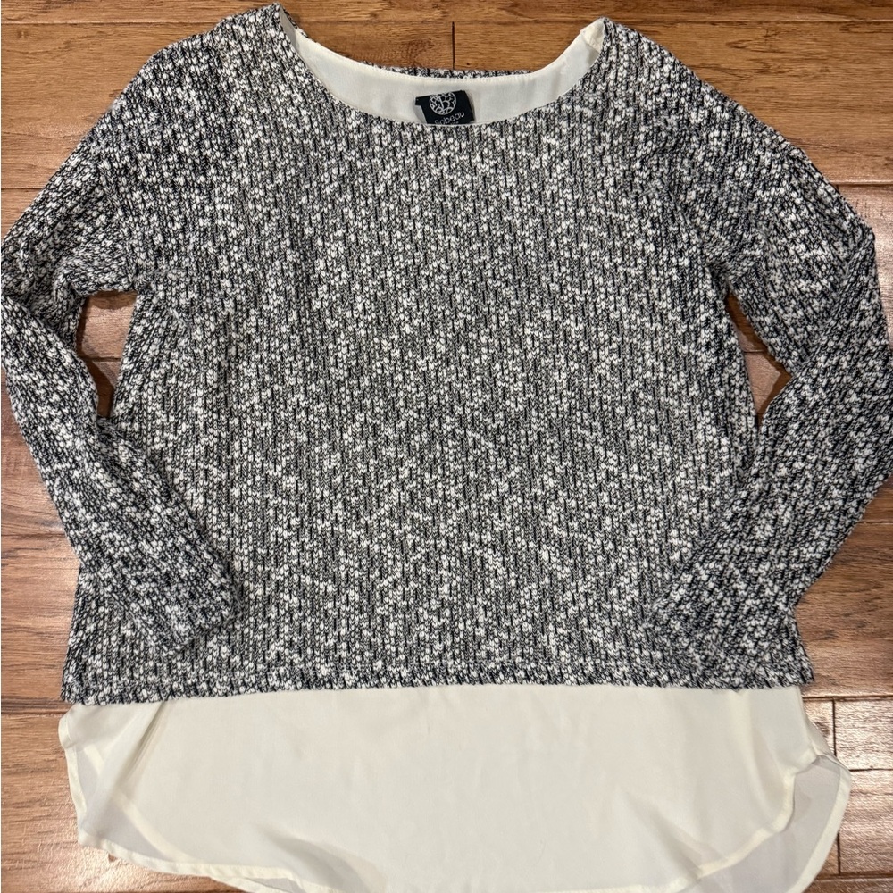 Bobeau Black and White Knit Sweater